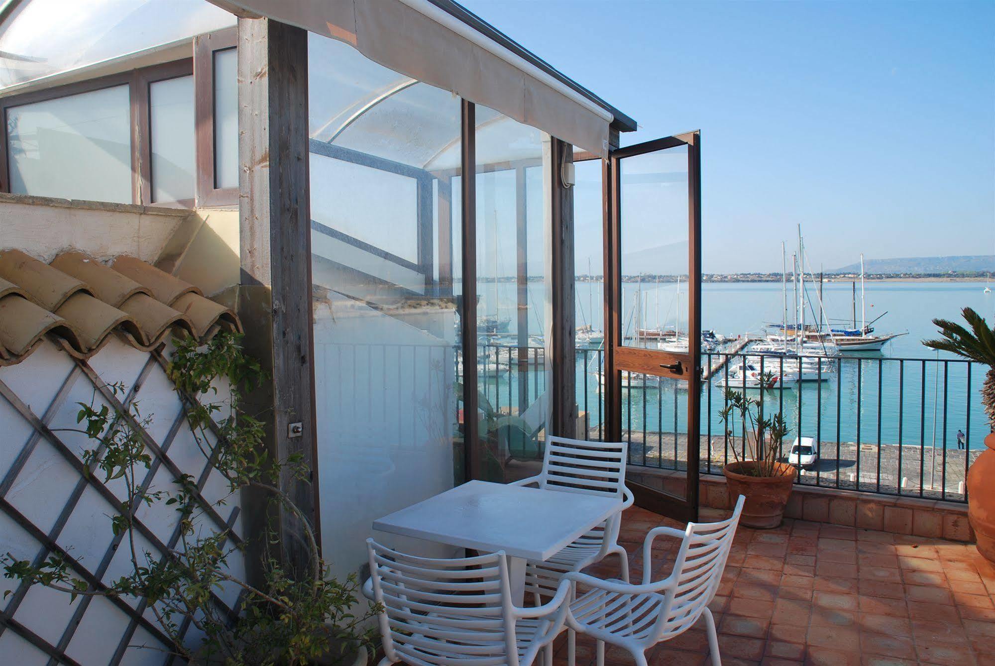 L'Approdo Delle Sirene Bed & Breakfast Syracuse Bagian luar foto