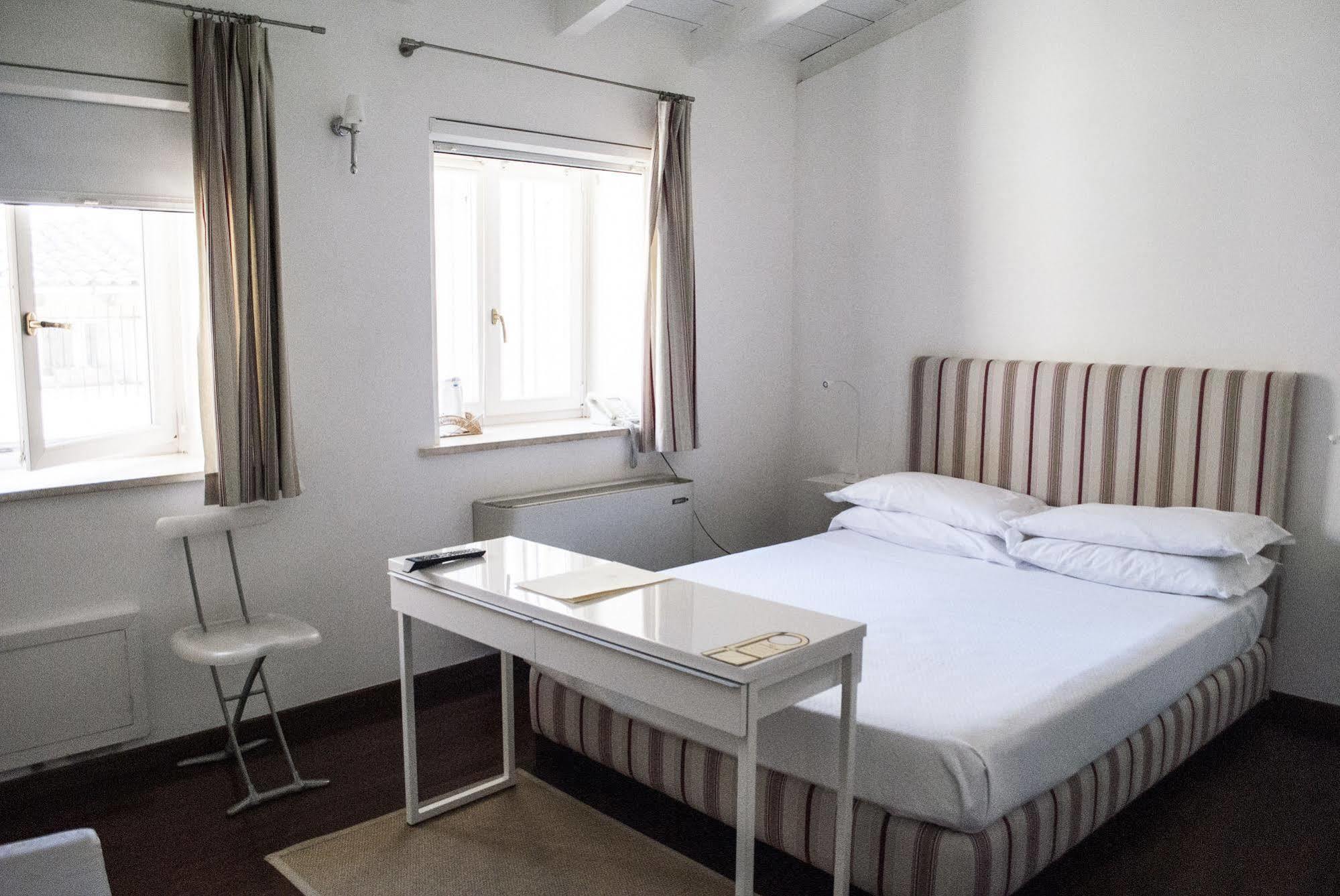 L'Approdo Delle Sirene Bed & Breakfast Syracuse Bagian luar foto